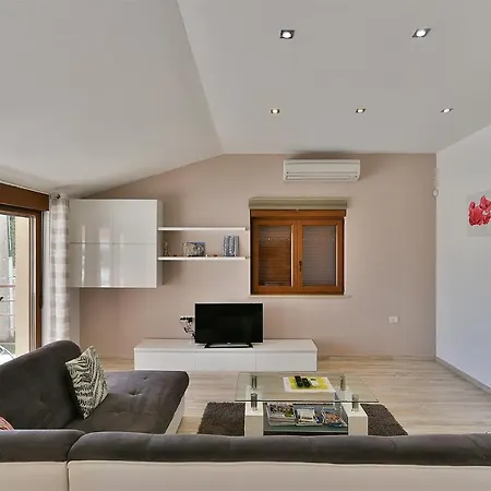 2043 Holiday home Galizana
